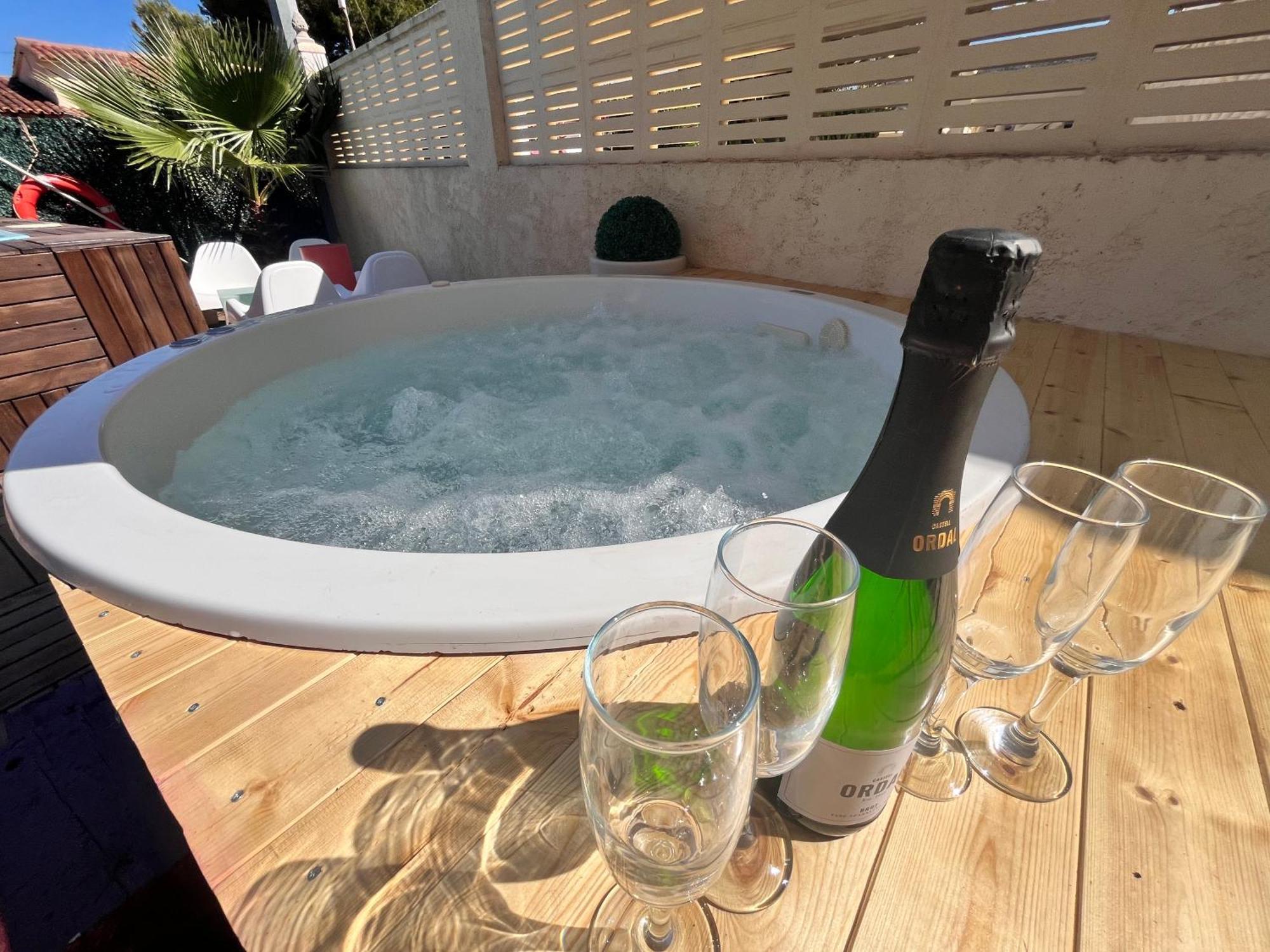 Vakantiehuis Privado Piscina A 5min De La Playa Y Centro Jacuzzi Barbacoa Wifi Aire